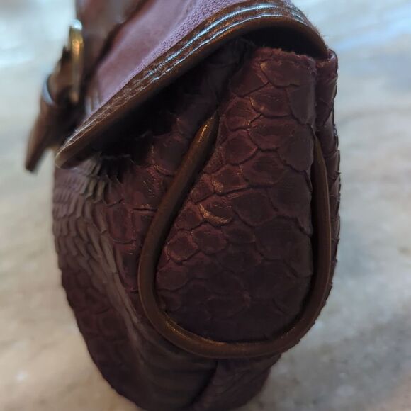 Elizabeth Arden Wristlet Women's Snakeskin Style Purple Snap Closure - Picture 3 of 12